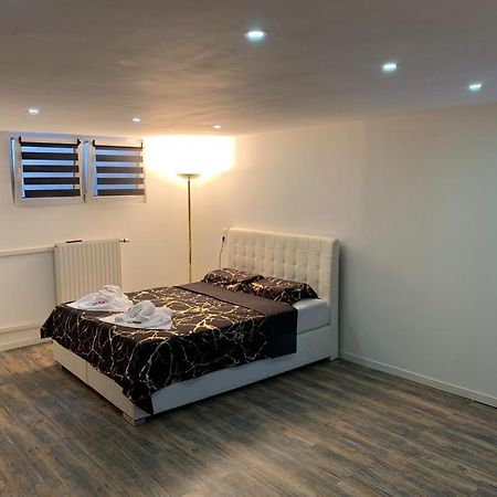 Studio 45M2 Tres Calme Village-Neuf ภายนอก รูปภาพ